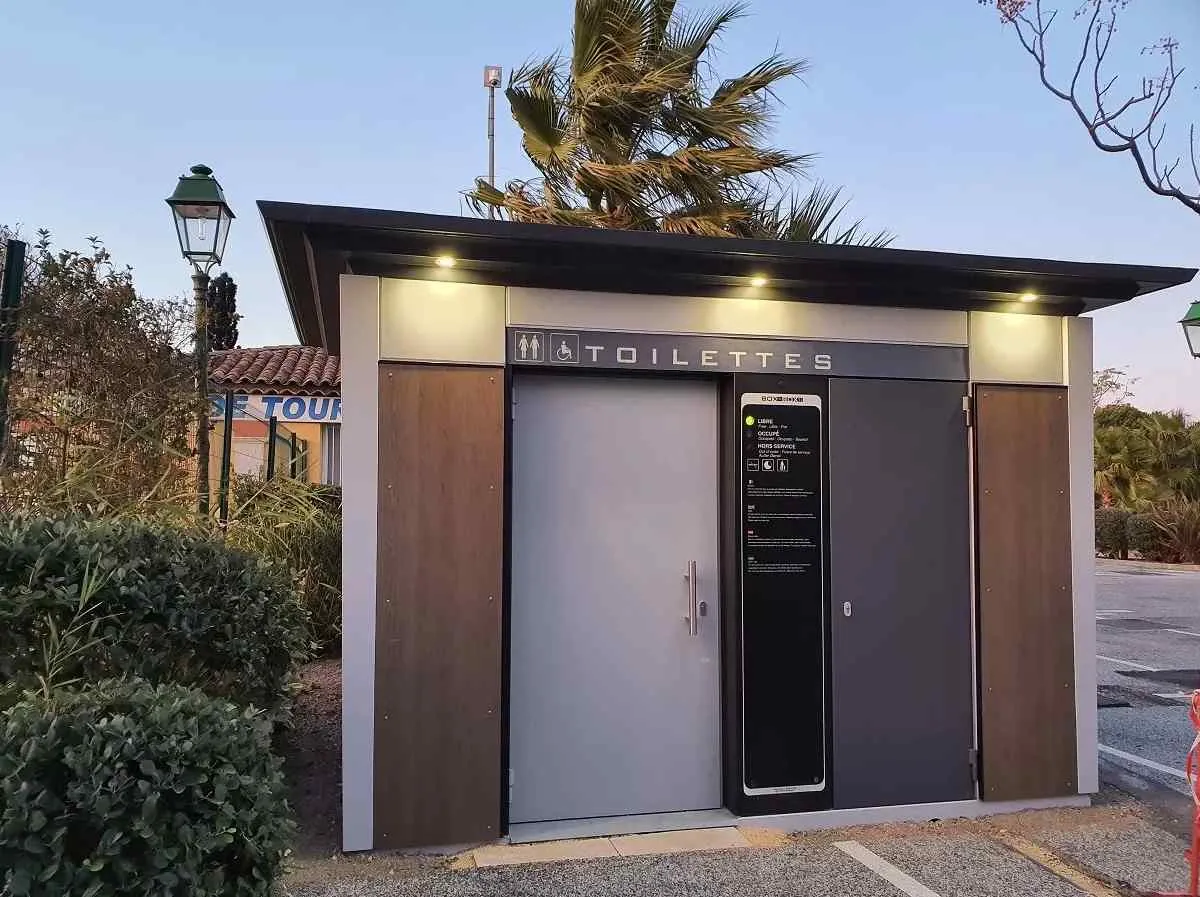 sanitaires publics